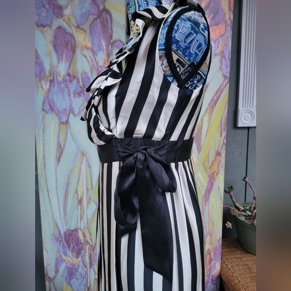 What Comes Around Goes Around Small Silk, Wrap, Cocktail, Party Mini-Dress - Picture 4 of 9